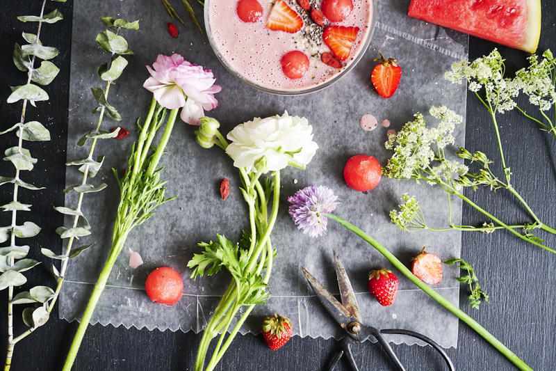 Fleurs, fraise et melon d eau_Emiliemurmure