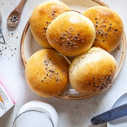 Petits pains moelleux pour sandwichs (buns briochés)-image